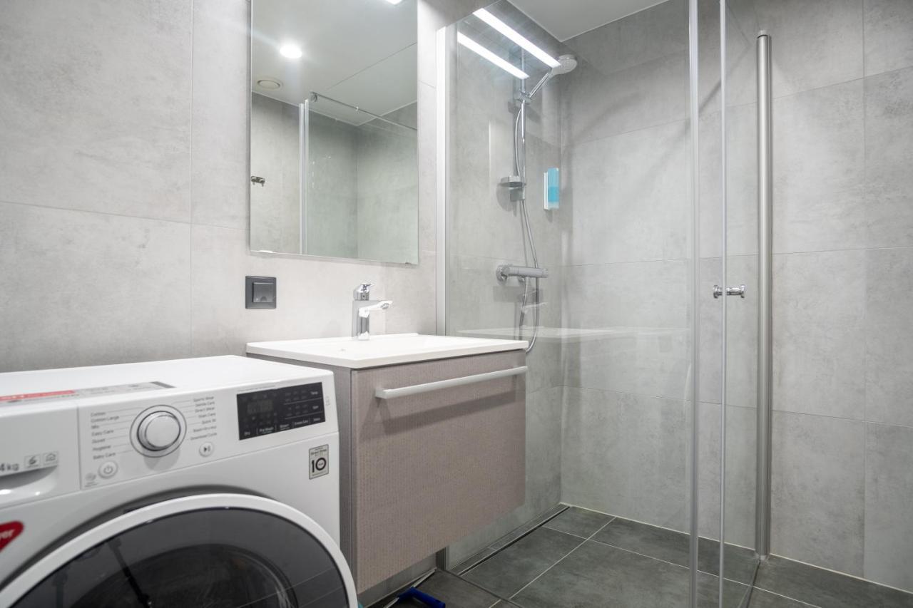Dream Stay - Brand New Apartment With Balcony & Free Parking Tallinn Bagian luar foto